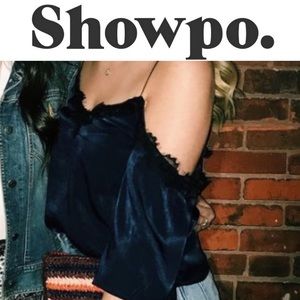 🌟 MUST GO 🌟 Showpo off the shoulder lace long sleeve top